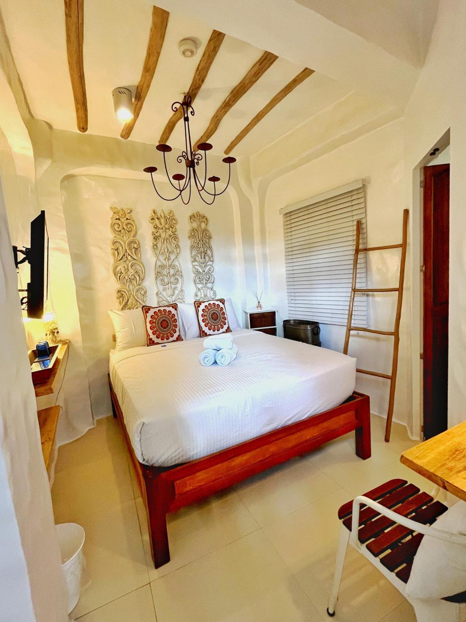 Lugar Bonito Hotel Balabag  Exterior foto