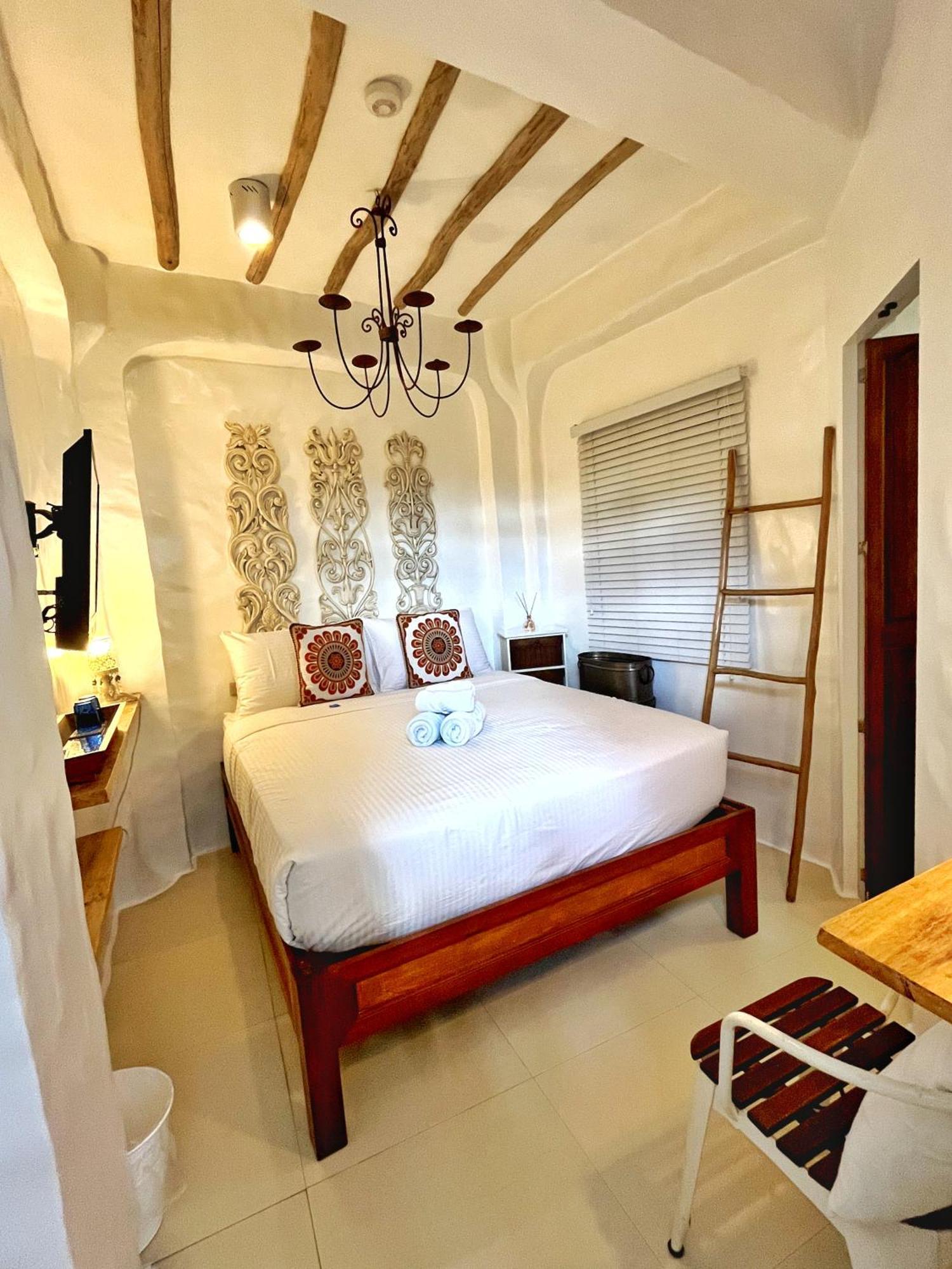 Lugar Bonito Hotel Balabag  Exterior foto